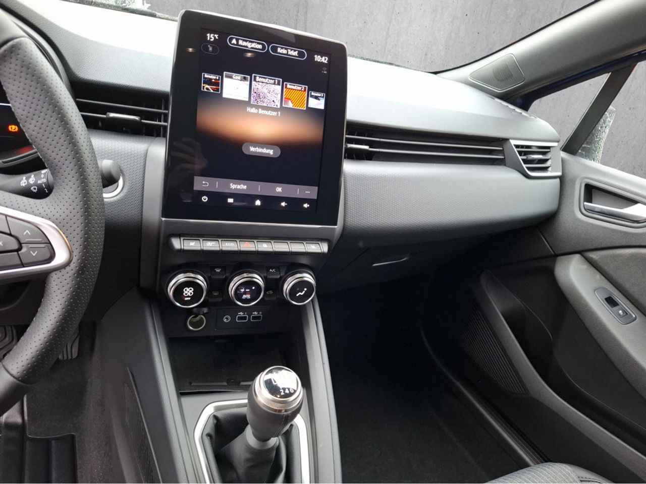 https://csb-strapi-files.fsn1.your-objectstorage.com/inventory-cars/images/20e810093d21729deae31407e88a616ac9678b5d/12_1280_2421.jpg