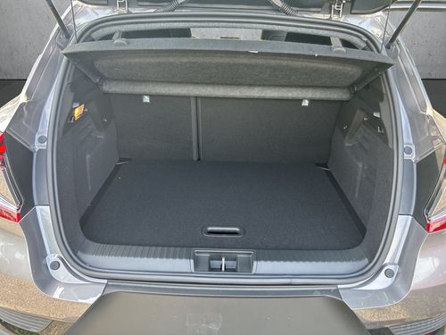 https://csb-strapi-files.fsn1.your-objectstorage.com/inventory-cars/images/2155fbccc59ff2870e1bfef3e8609304344848b3/22_500_3296.jpg