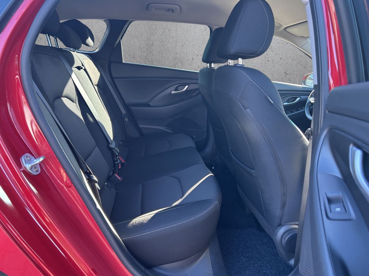 https://csb-strapi-files.fsn1.your-objectstorage.com/inventory-cars/images/2268f9ea7738b93038dbab950992ac7900f366bd/18_1280_3536.jpg