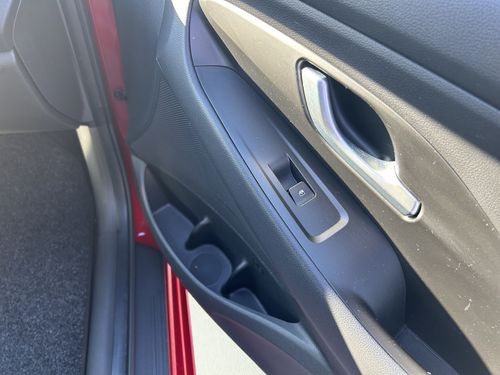 https://csb-strapi-files.fsn1.your-objectstorage.com/inventory-cars/images/2268f9ea7738b93038dbab950992ac7900f366bd/20_500_3721.jpg