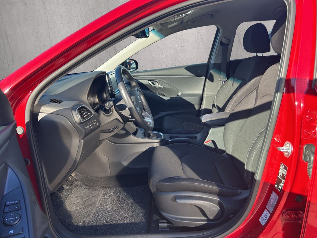 https://csb-strapi-files.fsn1.your-objectstorage.com/inventory-cars/images/2268f9ea7738b93038dbab950992ac7900f366bd/9_1280_2867.jpg