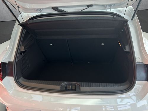 https://csb-strapi-files.fsn1.your-objectstorage.com/inventory-cars/images/235eda94e37bc64fbe379c8982ee5d607af98bb3/17_500_2380.jpg