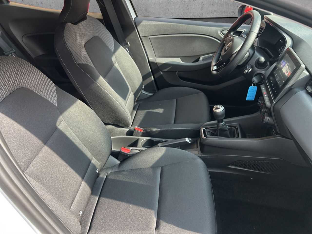 https://csb-strapi-files.fsn1.your-objectstorage.com/inventory-cars/images/235eda94e37bc64fbe379c8982ee5d607af98bb3/19_1280_1245.jpg