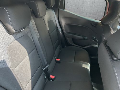 https://csb-strapi-files.fsn1.your-objectstorage.com/inventory-cars/images/235eda94e37bc64fbe379c8982ee5d607af98bb3/19_500_3028.jpg