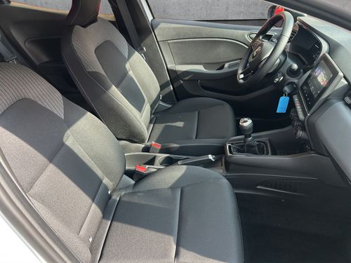 https://csb-strapi-files.fsn1.your-objectstorage.com/inventory-cars/images/235eda94e37bc64fbe379c8982ee5d607af98bb3/19_500_8067.jpg