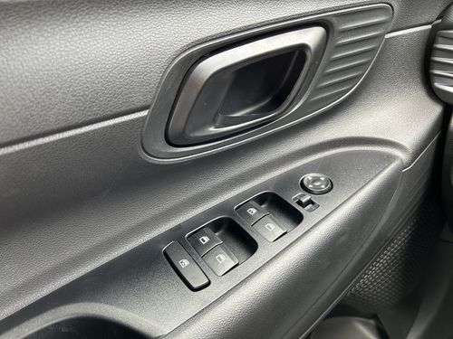 https://csb-strapi-files.fsn1.your-objectstorage.com/inventory-cars/images/23f34be5324f3c4261168ec25bbf1867011c18ed/13_500_2371.jpg