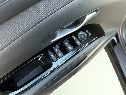 https://csb-strapi-files.fsn1.your-objectstorage.com/inventory-cars/images/24914902049086fed2691c122fe7e19151b92f3a/11_500_1484.jpg