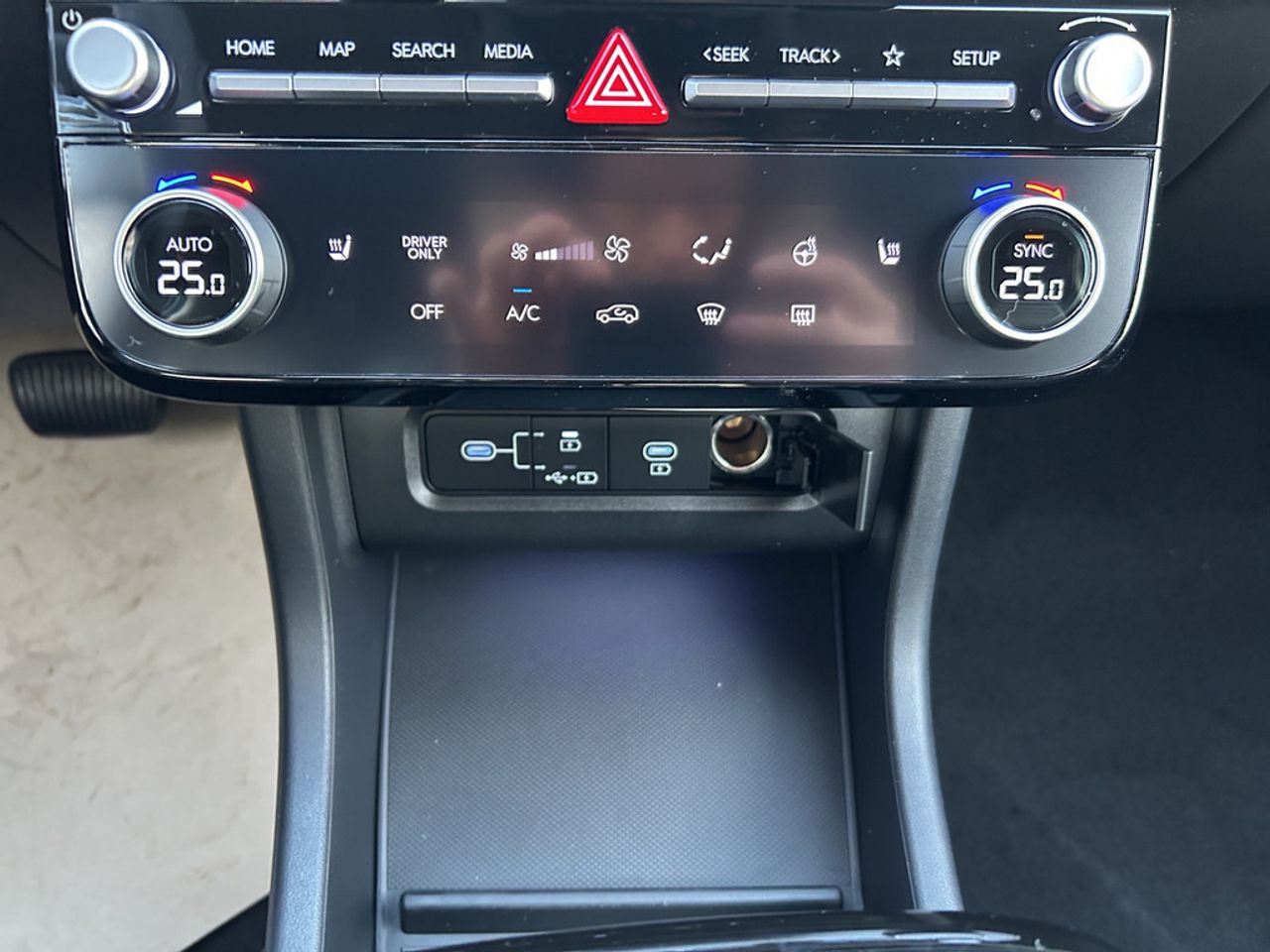 https://csb-strapi-files.fsn1.your-objectstorage.com/inventory-cars/images/24914902049086fed2691c122fe7e19151b92f3a/18_1280_9275.jpg