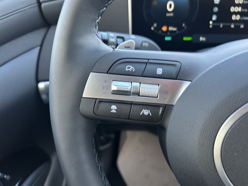 https://csb-strapi-files.fsn1.your-objectstorage.com/inventory-cars/images/24914902049086fed2691c122fe7e19151b92f3a/32_500_6560.jpg