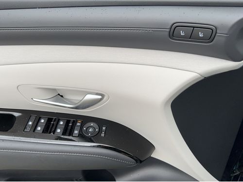 https://csb-strapi-files.fsn1.your-objectstorage.com/inventory-cars/images/24a46a20c46a8e1253a8488eb18da818550a240f/13_500_5497.jpg