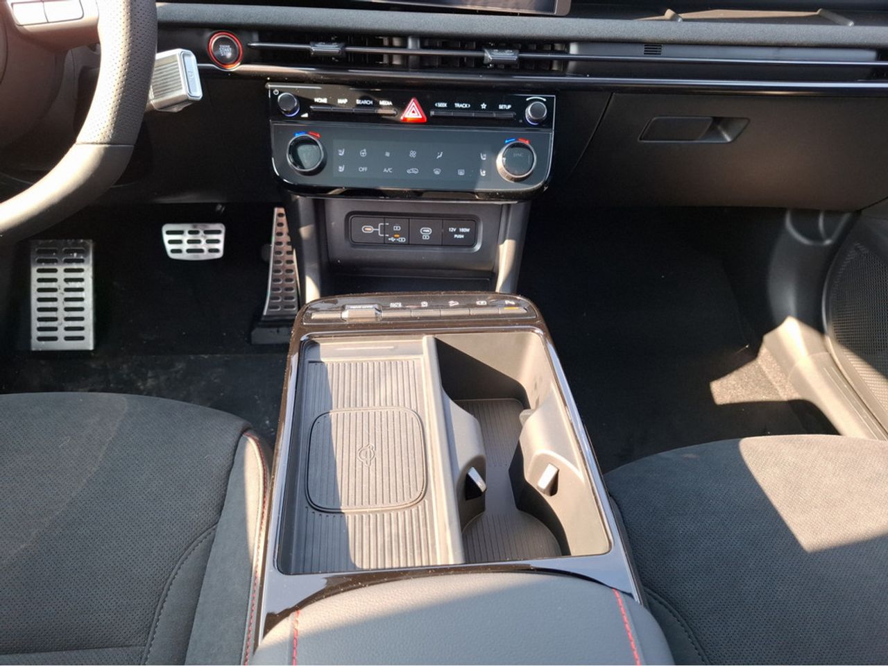 https://csb-strapi-files.fsn1.your-objectstorage.com/inventory-cars/images/250d6f2e14b99e1b1625c8c9611d1b8f8296f263/17_1280_1269.jpg
