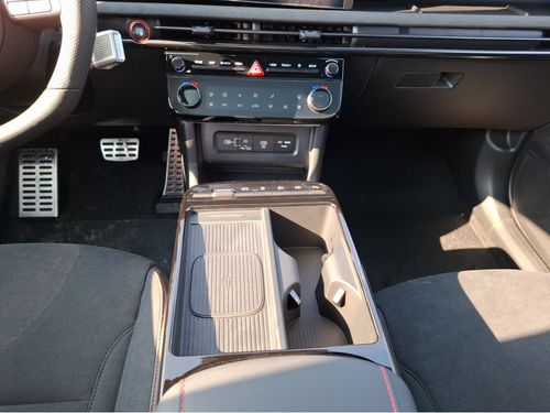 https://csb-strapi-files.fsn1.your-objectstorage.com/inventory-cars/images/250d6f2e14b99e1b1625c8c9611d1b8f8296f263/17_500_7209.jpg