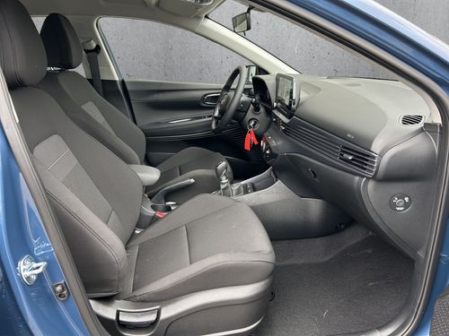 https://csb-strapi-files.fsn1.your-objectstorage.com/inventory-cars/images/25ad64b4d94e2b06e7c5954ecf4c5b34cb965e2f/15_500_2868.jpg