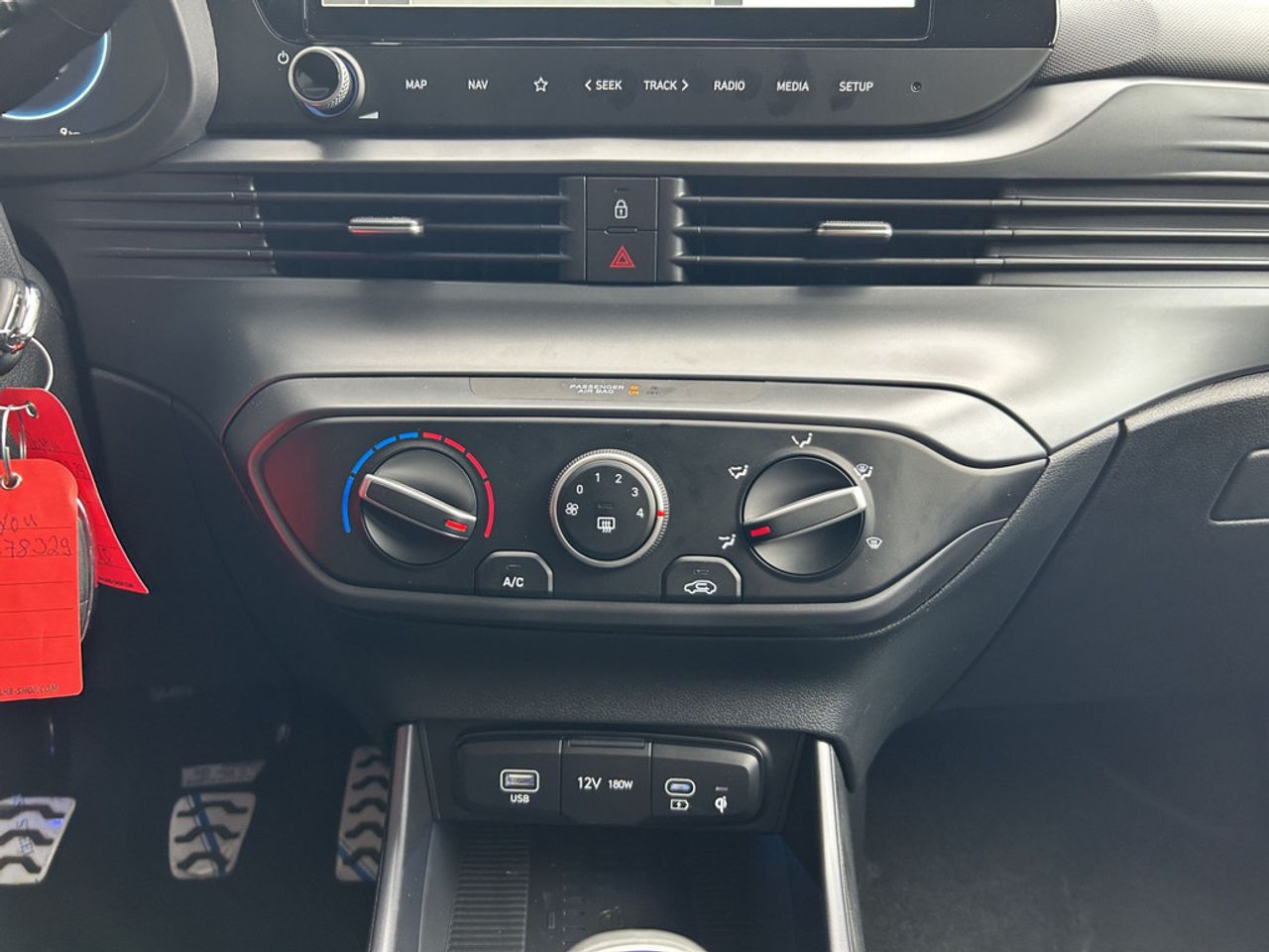 https://csb-strapi-files.fsn1.your-objectstorage.com/inventory-cars/images/25ad64b4d94e2b06e7c5954ecf4c5b34cb965e2f/19_1280_9194.jpg