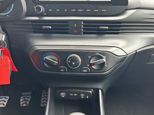 https://csb-strapi-files.fsn1.your-objectstorage.com/inventory-cars/images/25ad64b4d94e2b06e7c5954ecf4c5b34cb965e2f/19_500_4747.jpg