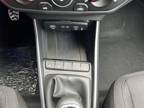 https://csb-strapi-files.fsn1.your-objectstorage.com/inventory-cars/images/25ad64b4d94e2b06e7c5954ecf4c5b34cb965e2f/22_500_9209.jpg