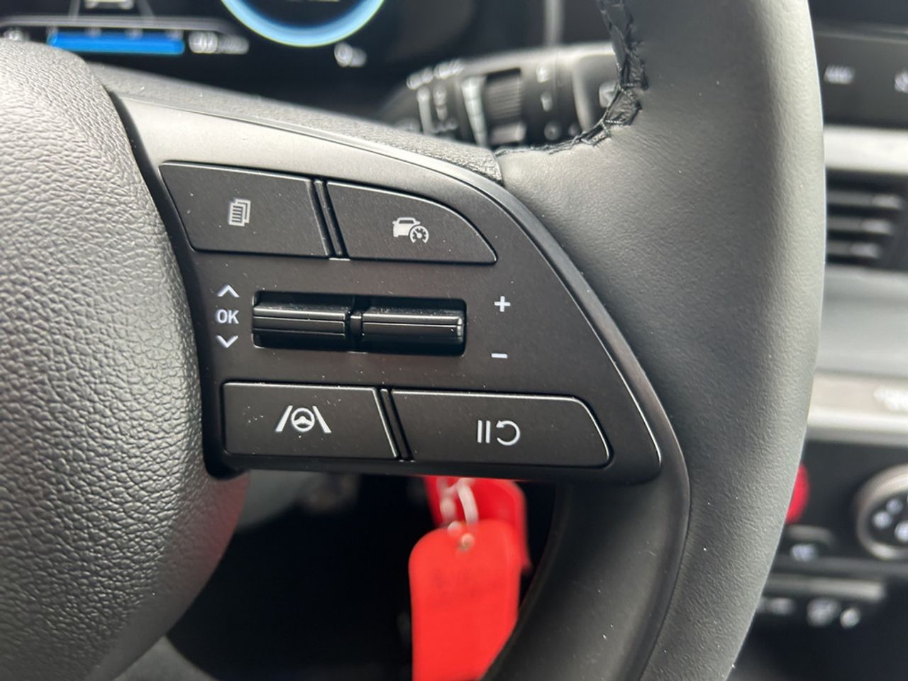 https://csb-strapi-files.fsn1.your-objectstorage.com/inventory-cars/images/25ad64b4d94e2b06e7c5954ecf4c5b34cb965e2f/23_1280_7144.jpg