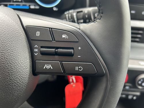 https://csb-strapi-files.fsn1.your-objectstorage.com/inventory-cars/images/25ad64b4d94e2b06e7c5954ecf4c5b34cb965e2f/23_500_8987.jpg
