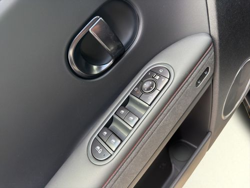 https://csb-strapi-files.fsn1.your-objectstorage.com/inventory-cars/images/25c7805249faf9404bddfeb8916952b0e6cfdcd9/11_500_2845.jpg