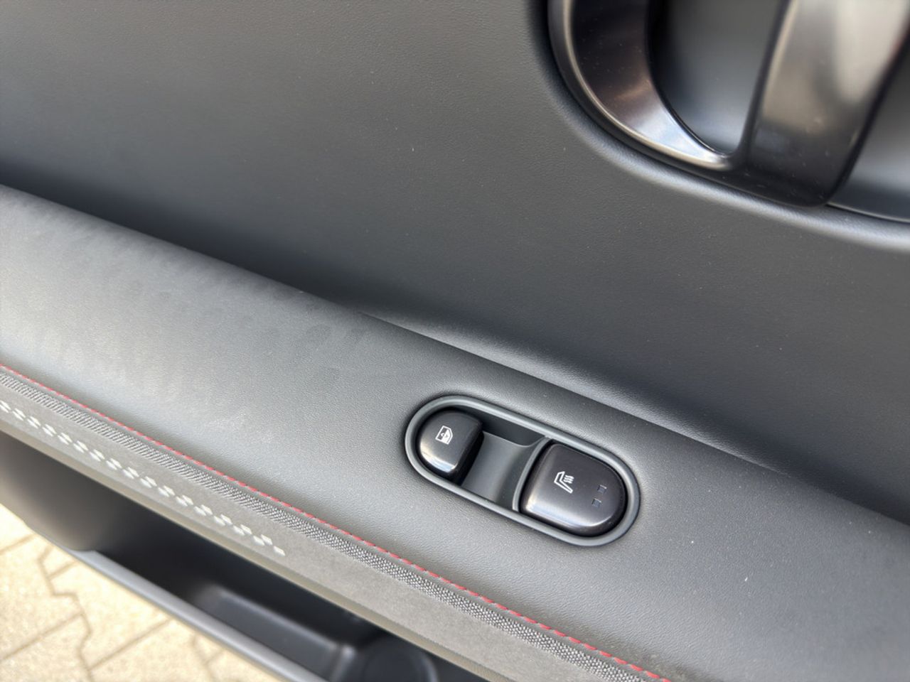 https://csb-strapi-files.fsn1.your-objectstorage.com/inventory-cars/images/25c7805249faf9404bddfeb8916952b0e6cfdcd9/21_1280_9961.jpg