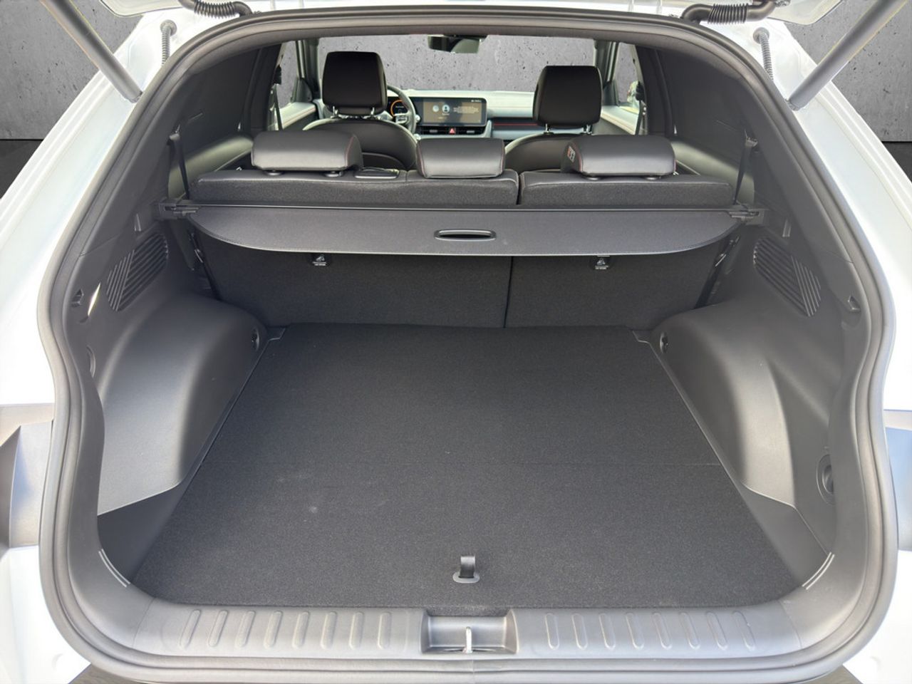 https://csb-strapi-files.fsn1.your-objectstorage.com/inventory-cars/images/25c7805249faf9404bddfeb8916952b0e6cfdcd9/5_1280_3604.jpg