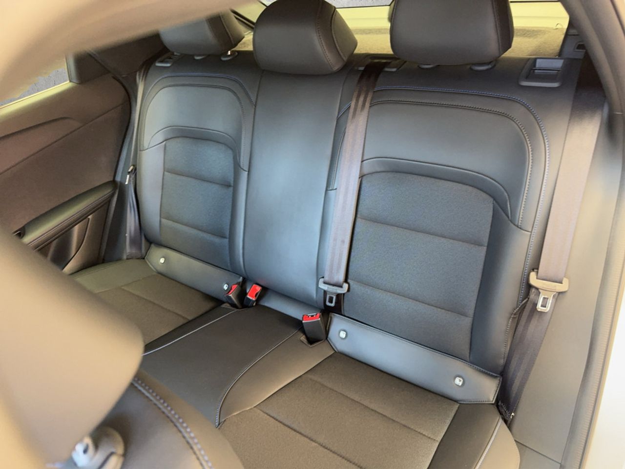 https://csb-strapi-files.fsn1.your-objectstorage.com/inventory-cars/images/26f73c49605164362ef6c344f5dad65c404a8f2c/14_1280_7867.jpg