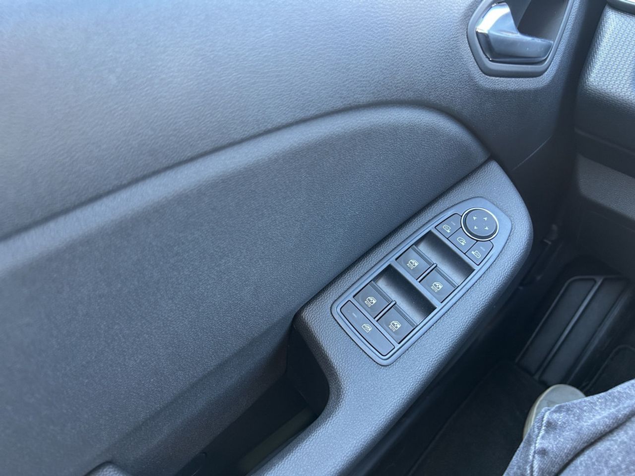 https://csb-strapi-files.fsn1.your-objectstorage.com/inventory-cars/images/278d6dbf0722eebd0de2845f47be1e465886beb6/13_1280_2083.jpg