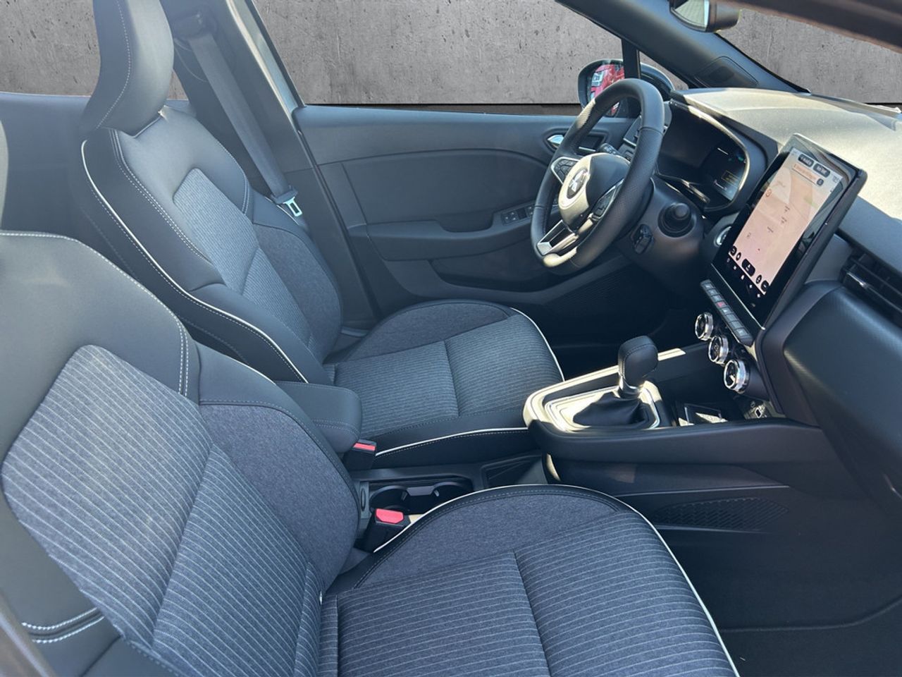 https://csb-strapi-files.fsn1.your-objectstorage.com/inventory-cars/images/278d6dbf0722eebd0de2845f47be1e465886beb6/19_1280_1387.jpg