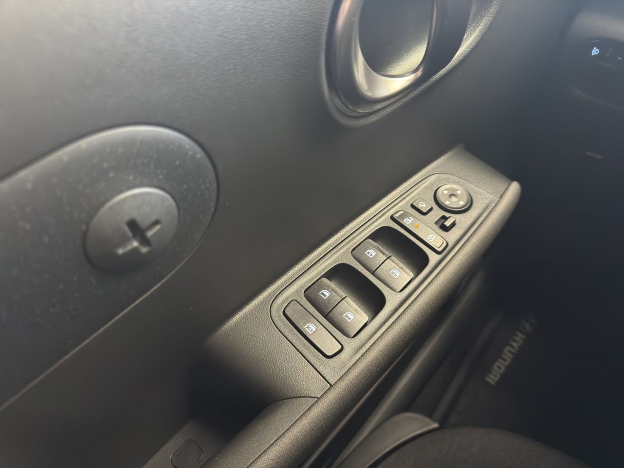 https://csb-strapi-files.fsn1.your-objectstorage.com/inventory-cars/images/27b21c0fdb06d46d0f2605be204aab6f504e617c/13_1280_9016.jpg