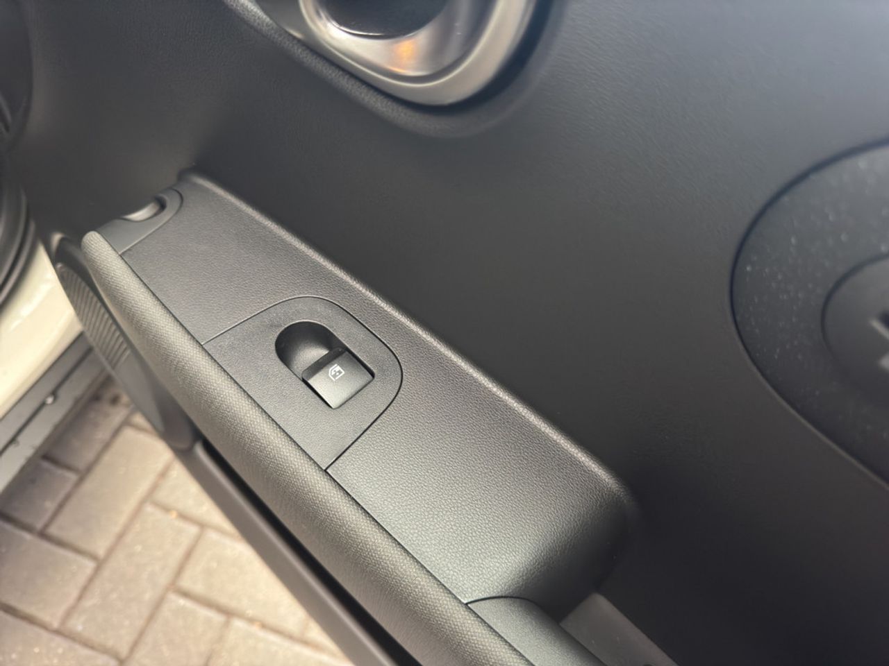 https://csb-strapi-files.fsn1.your-objectstorage.com/inventory-cars/images/27b21c0fdb06d46d0f2605be204aab6f504e617c/21_1280_6988.jpg