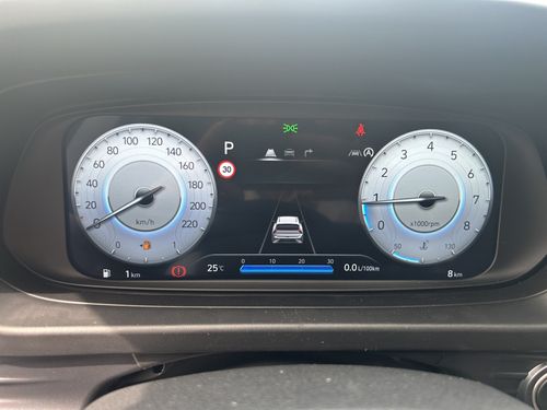 https://csb-strapi-files.fsn1.your-objectstorage.com/inventory-cars/images/28d1e66d8c4f95d730269ea196163d01cf2829c5/11_500_1640.jpg