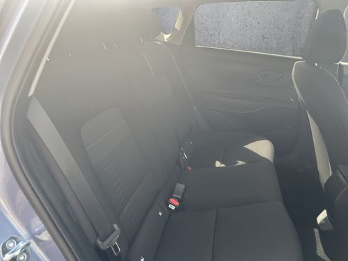 https://csb-strapi-files.fsn1.your-objectstorage.com/inventory-cars/images/28d1e66d8c4f95d730269ea196163d01cf2829c5/19_500_5843.jpg