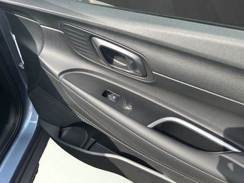 https://csb-strapi-files.fsn1.your-objectstorage.com/inventory-cars/images/28d1e66d8c4f95d730269ea196163d01cf2829c5/21_500_9635.jpg