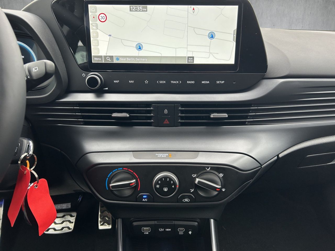 https://csb-strapi-files.fsn1.your-objectstorage.com/inventory-cars/images/28d853959738cdffcb1105efde301923381034dc/17_1280_4427.jpg