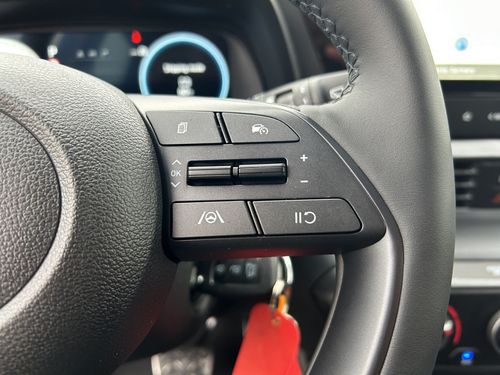 https://csb-strapi-files.fsn1.your-objectstorage.com/inventory-cars/images/28d853959738cdffcb1105efde301923381034dc/23_500_3103.jpg