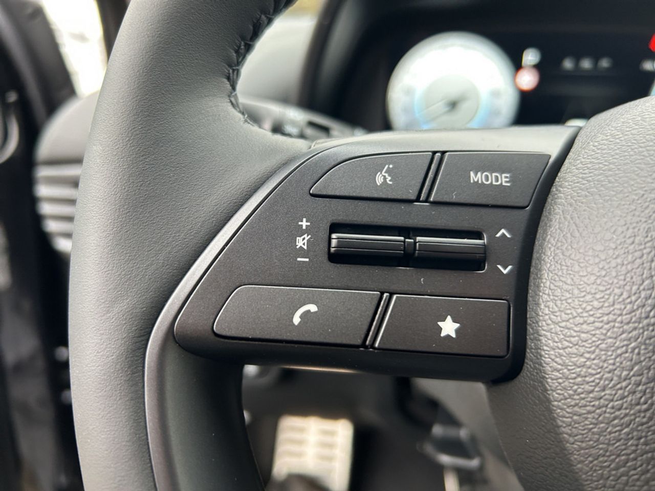 https://csb-strapi-files.fsn1.your-objectstorage.com/inventory-cars/images/28d853959738cdffcb1105efde301923381034dc/32_1280_6629.jpg