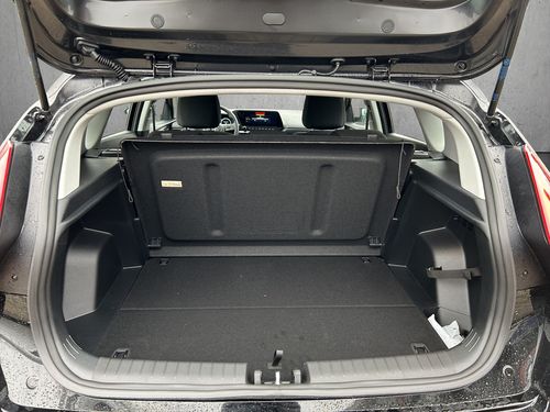 https://csb-strapi-files.fsn1.your-objectstorage.com/inventory-cars/images/28d853959738cdffcb1105efde301923381034dc/5_500_3514.jpg