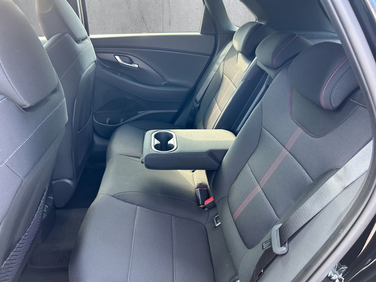 https://csb-strapi-files.fsn1.your-objectstorage.com/inventory-cars/images/2904eae7ab86609d1710631cb7c709daec44a2ae/12_1280_6575.jpg