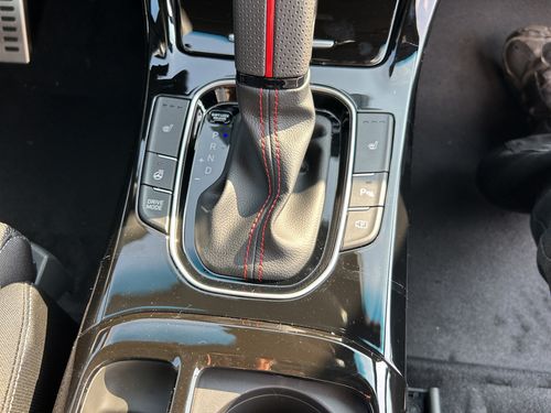 https://csb-strapi-files.fsn1.your-objectstorage.com/inventory-cars/images/2904eae7ab86609d1710631cb7c709daec44a2ae/32_500_3167.jpg