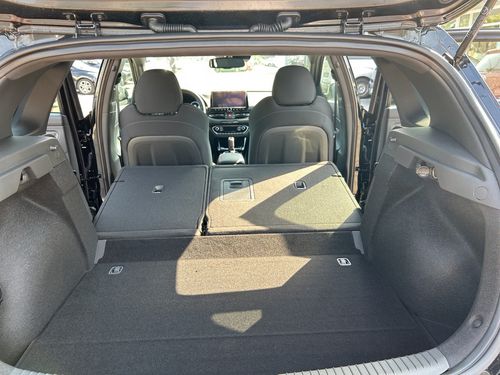 https://csb-strapi-files.fsn1.your-objectstorage.com/inventory-cars/images/2904eae7ab86609d1710631cb7c709daec44a2ae/33_500_8430.jpg
