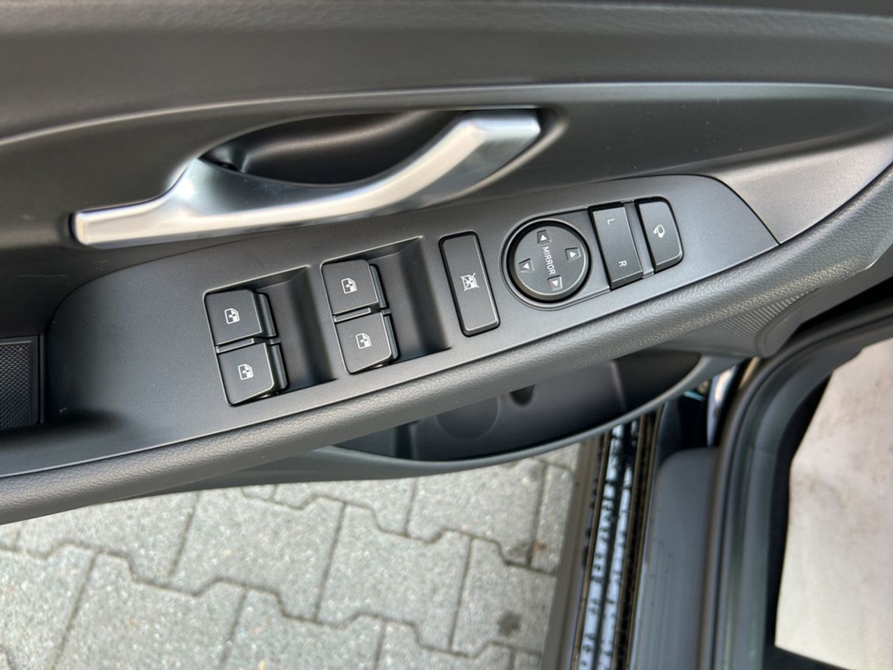 https://csb-strapi-files.fsn1.your-objectstorage.com/inventory-cars/images/2904eae7ab86609d1710631cb7c709daec44a2ae/35_1280_1288.jpg