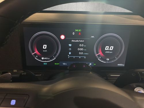 https://csb-strapi-files.fsn1.your-objectstorage.com/inventory-cars/images/29944c3d6b363ba800ba159caa7773f27328411d/10_500_8796.jpg