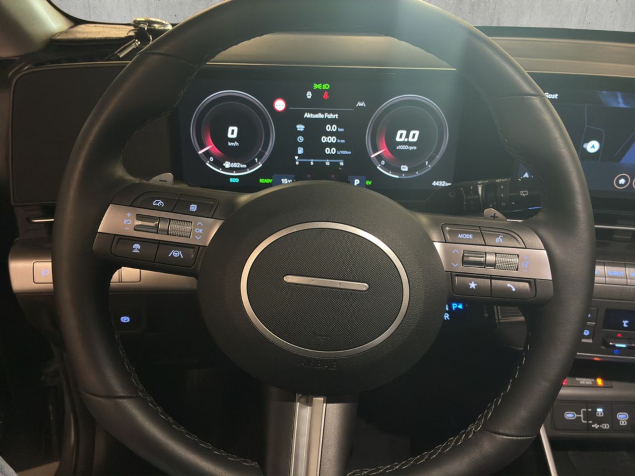 https://csb-strapi-files.fsn1.your-objectstorage.com/inventory-cars/images/29944c3d6b363ba800ba159caa7773f27328411d/9_1280_9811.jpg
