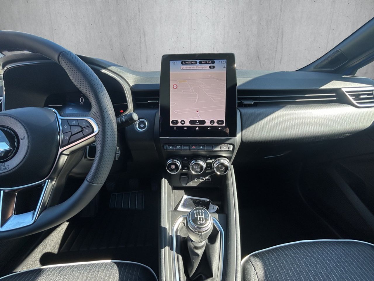 https://csb-strapi-files.fsn1.your-objectstorage.com/inventory-cars/images/2a2cd9a8be54b096201370612525262cec17a35f/17_1280_8704.jpg