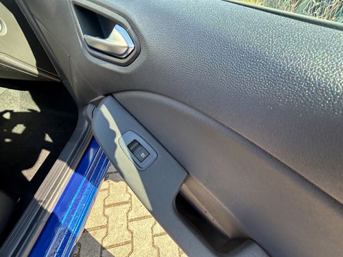 https://csb-strapi-files.fsn1.your-objectstorage.com/inventory-cars/images/2a2cd9a8be54b096201370612525262cec17a35f/21_500_7549.jpg