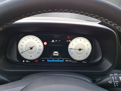 https://csb-strapi-files.fsn1.your-objectstorage.com/inventory-cars/images/2afdc79bfce7d1fa4d4d3f1c7b16dff95bf7062c/10_500_6977.jpg