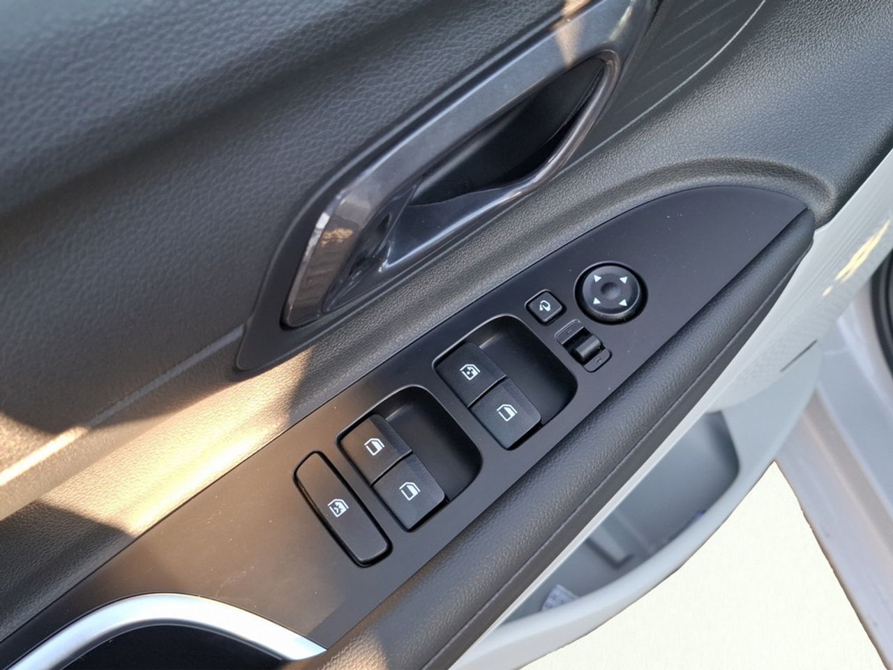 https://csb-strapi-files.fsn1.your-objectstorage.com/inventory-cars/images/2afdc79bfce7d1fa4d4d3f1c7b16dff95bf7062c/12_1280_1096.jpg