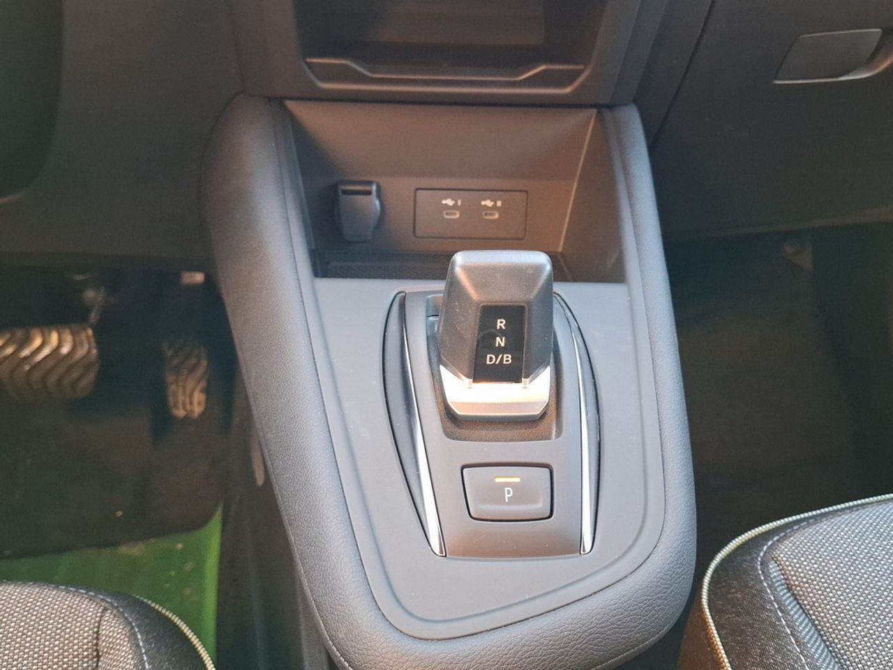 https://csb-strapi-files.fsn1.your-objectstorage.com/inventory-cars/images/2b5bd55ace38984957e9ddee2b01d2a5da0fd16d/16_1280_5271.jpg