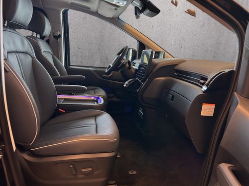 https://csb-strapi-files.fsn1.your-objectstorage.com/inventory-cars/images/2b7482d53874d4e551b078353721d5588f9b9e02/15_500_7036.jpg