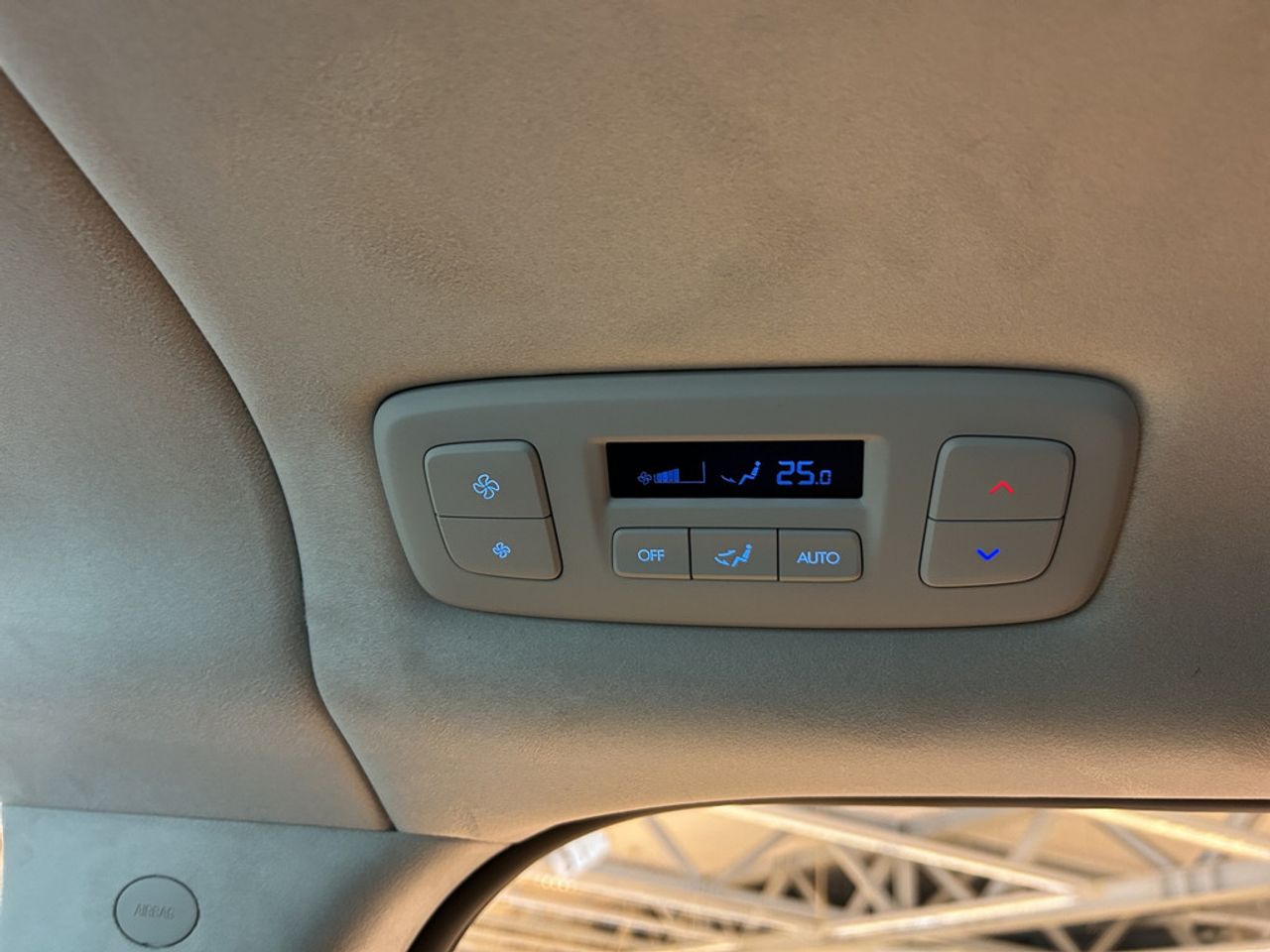 https://csb-strapi-files.fsn1.your-objectstorage.com/inventory-cars/images/2b7482d53874d4e551b078353721d5588f9b9e02/23_1280_2555.jpg